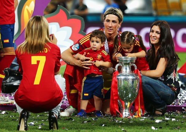 Torres hạnh phúc bên gia đình của mình